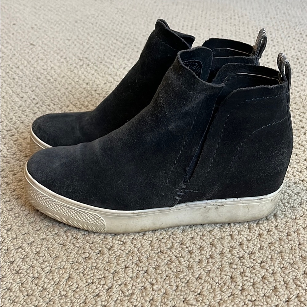 Dolce Vita Women’s Wes’s  Grey Wedge Ankle Boot 7.5